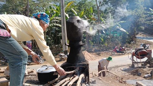 NẤU CƠM.jpg